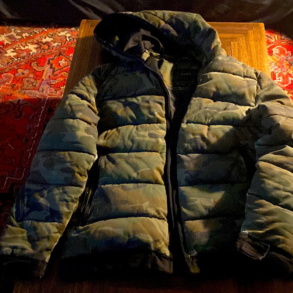Zara puffer jacket camo. Used only wore a few times.